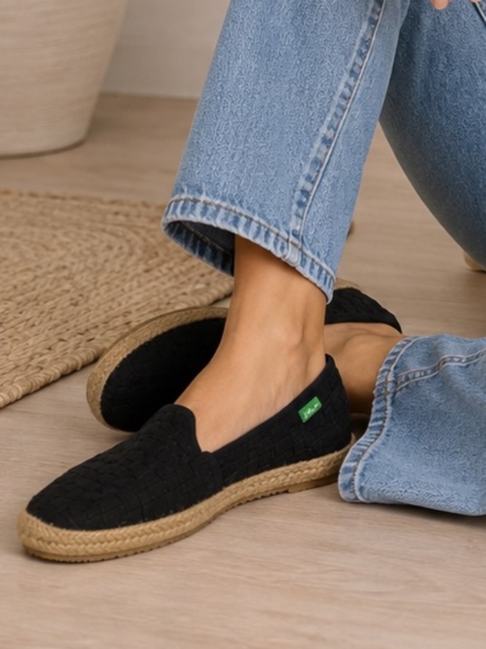 Sanuk Flat Comfort Shoes Womens Size 6 Black Canvas
